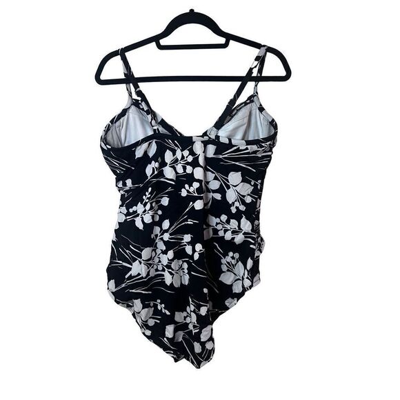 Croft and Barrow black and white plus size swimsuit size 20 - Picture 2 of 6